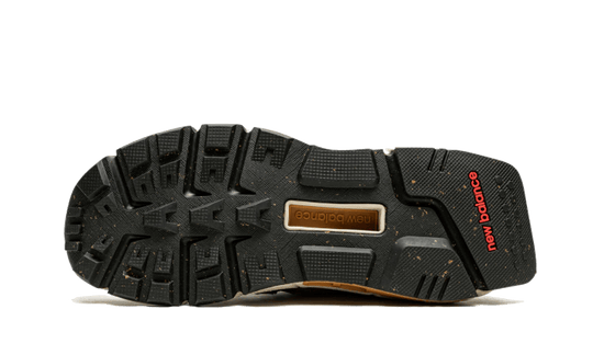 574-salehe-bembury-yurt-team-forest-green-sneakee-store