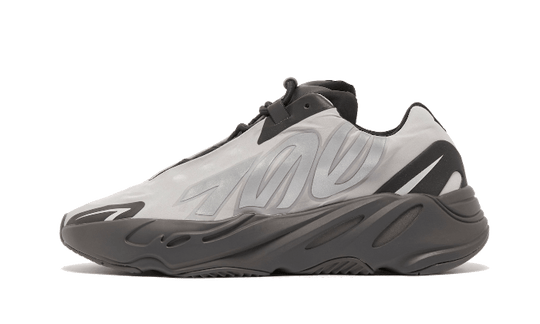 yeezy-700-mnvn-metallic-sneakee-store