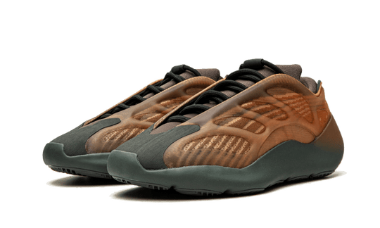 yeezy-700-v3-copper-fade-sneakee-store