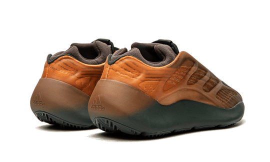 yeezy-700-v3-copper-fade-sneakee-store