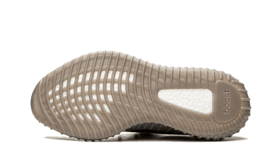 yeezy-boost-350-v2-beluga-reflective-sneakee-store