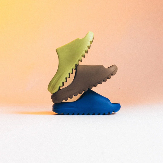 yeezy-slide-azure-sneakee-store