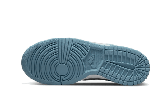 dunk-low-clear-swoosh-sneakee-store