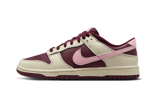 dunk-low-retro-prm-valentines-day-2023-sneakee-store