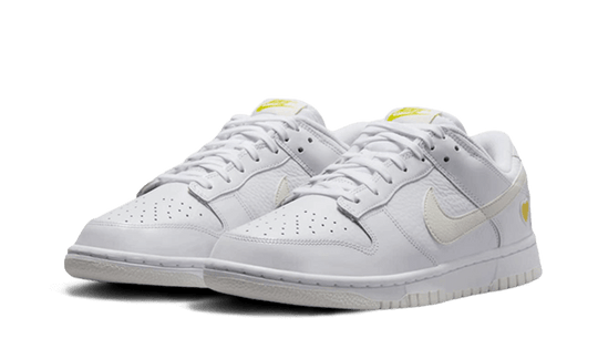 dunk-low-yellow-heart-sneakee-store
