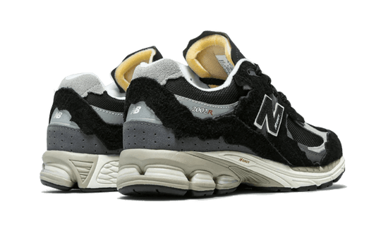 2002r-protection-pack-black-sneakee-store