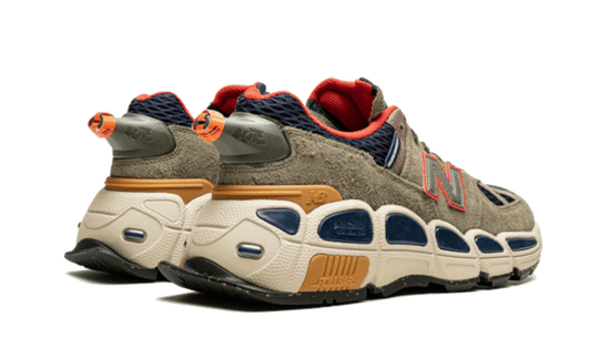 574-salehe-bembury-yurt-team-forest-green-sneakee-store