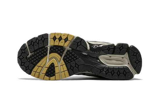 860-v2-earth-sneakee-store