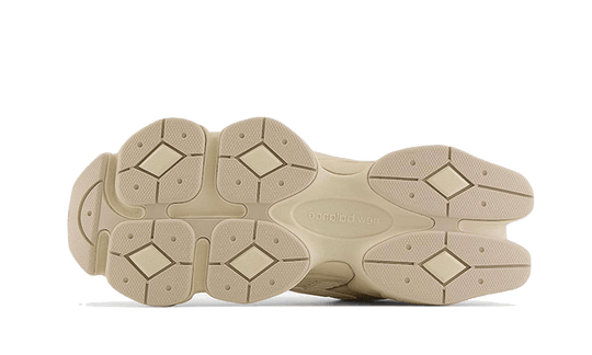 9060-cream-black-sneakee-store