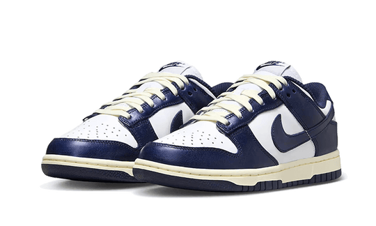 dunk-low-vintage-navy-sneakee-store