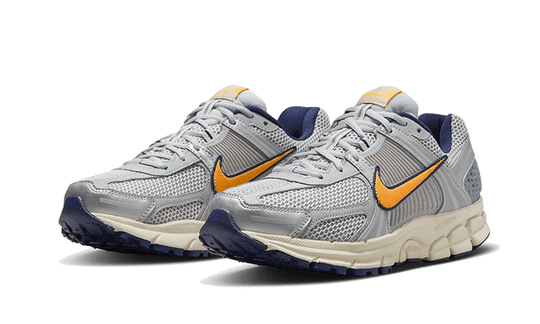 zoom-vomero-5-pure-platinum-laser-orange-sneakee-store