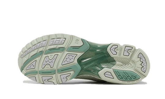 gel-kayano-14-light-sage-sneakee-store