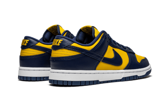 dunk-low-michigan-sneakee-store