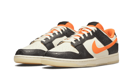 dunk-low-prm-halloween-2021-runstock