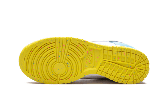 dunk-low-se-easter-sneakee-store