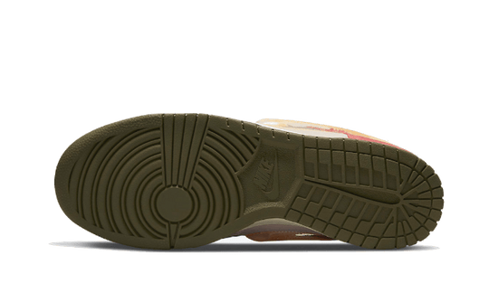 dunk-mid-social-status-free-lunch-strawberry-milk-sneakee-store