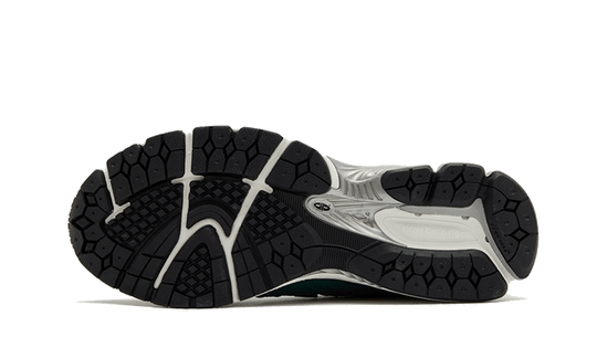1906r-green-suede-metallic-silver-sneakee-store