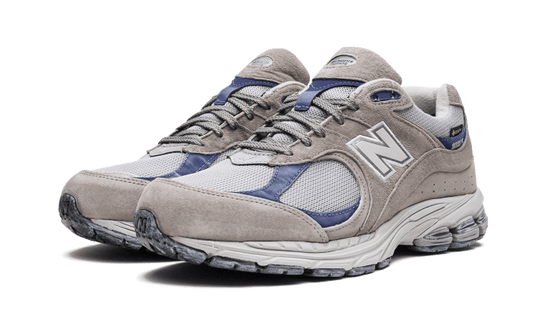 2002r-gore-tex-light-grey-sneakee-store