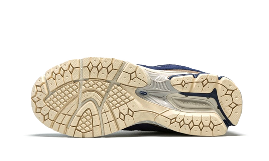 2002r-navy-cream-sneakee-store