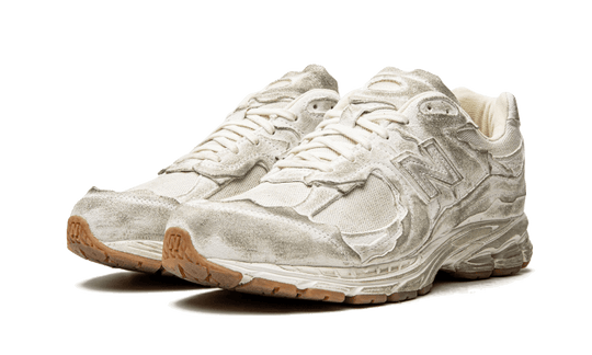 2002r-protection-pack-distressed-sneakee-store
