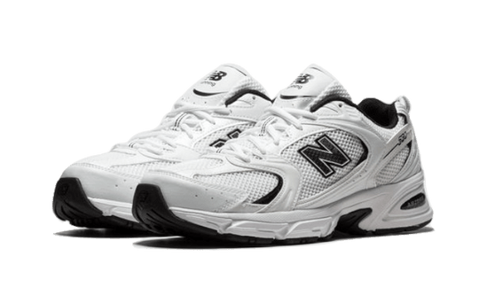 530-white-black-details-sneakee-store