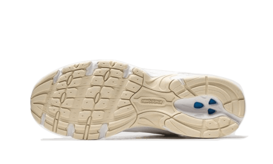 530-white-calm-taupe-sneakee-store