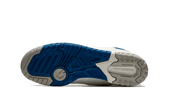 550-white-blue-groove-sneakee-store
