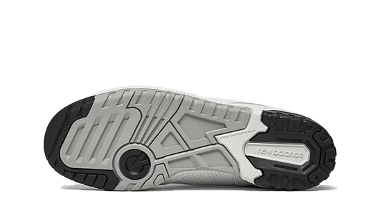 650-white-black-sneakee-store