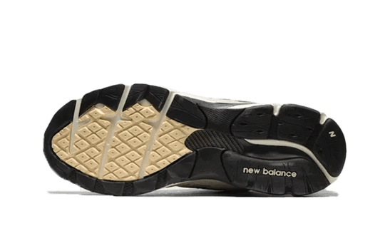 990-v3-made-in-usa-teddy-santis-moonbeam-sneakee-store