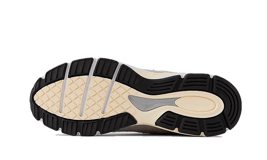 990-v4-made-in-usa-grey-suede-sneakee-store