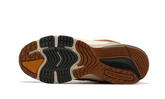 990-v6-carhartt-wip-sculpture-center-sneakee-store