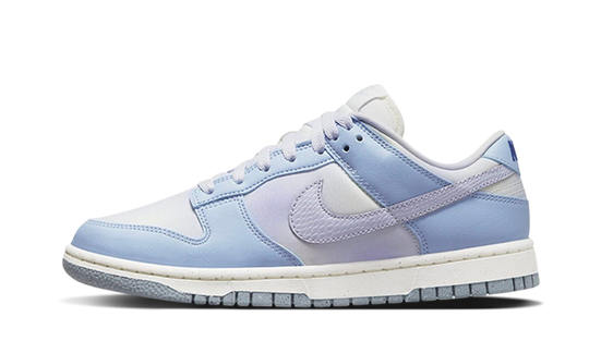 dunk-low-white-blue-airbrush-runstock
