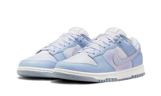 dunk-low-white-blue-airbrush-runstock
