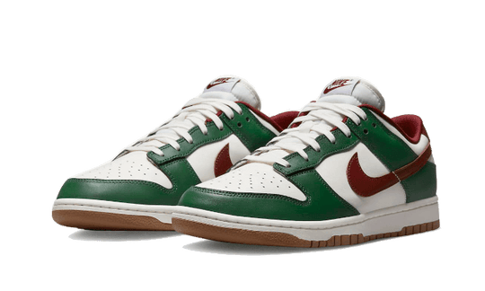 dunk-low-retro-gorge-green-sneakee-store