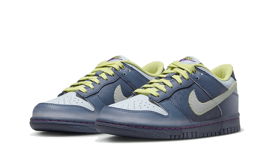 dunk-low-halloween-i-am-fearless-sneakee-store