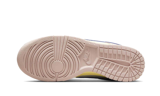 dunk-low-pink-oxford-white-sneakee-store