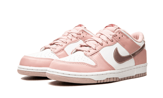 dunk-low-pink-velvet-sneakee-store