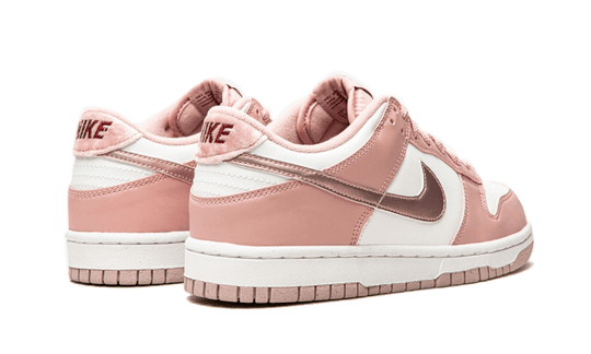 dunk-low-pink-velvet-sneakee-store