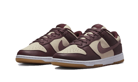 dunk-low-plum-eclipse-sneakee-store