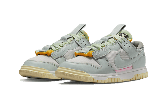 dunk-low-remastered-mint-foam-sneakee-store