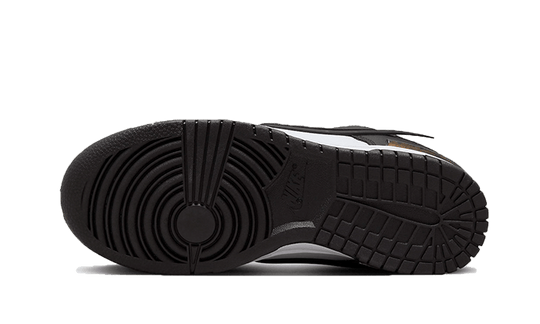 dunk-low-twist-panda-sneakee-store