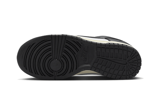 dunk-low-vintage-panda-sneakee-store