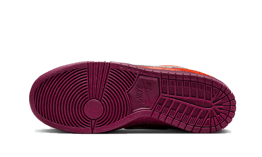 sb-dunk-low-mystic-red-sneakee-store