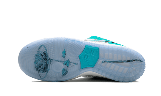sb-dunk-low-april-skateboards-sneakee-store