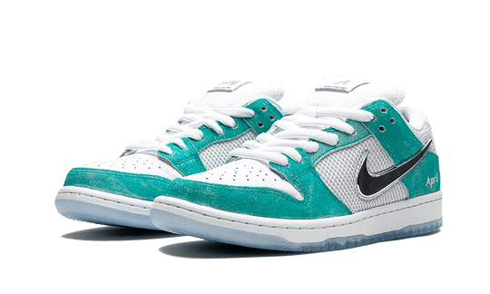 sb-dunk-low-april-skateboards-sneakee-store