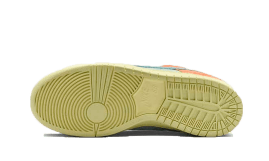 sb-dunk-low-orange-emerald-rise-sneakee-store