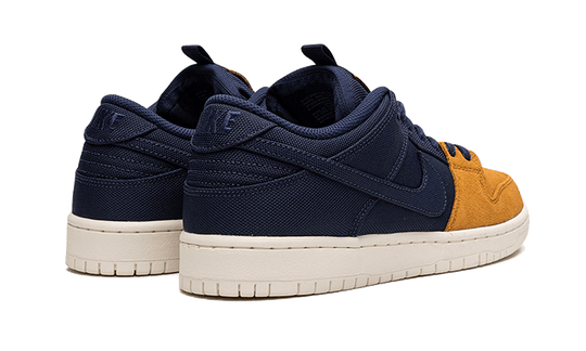 sb-dunk-low-pro-prm-90s-backpack-sneakee-store