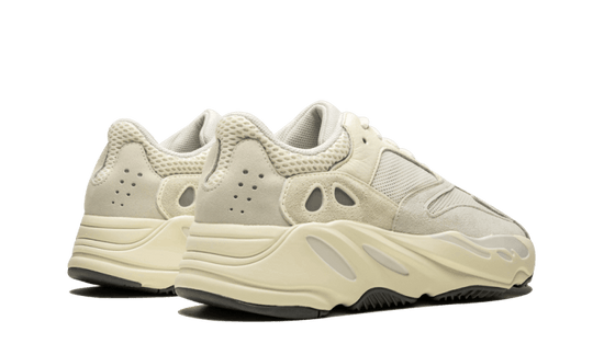 yeezy-700-analog-sneakee-store