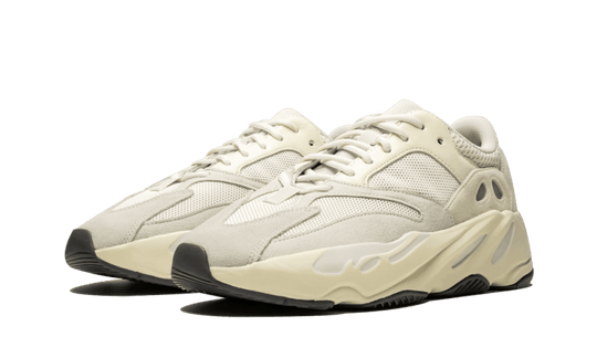yeezy-700-analog-sneakee-store