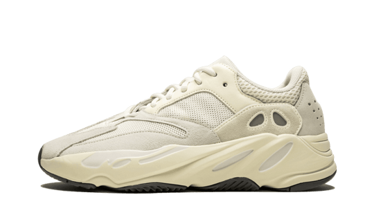 yeezy-700-analog-sneakee-store